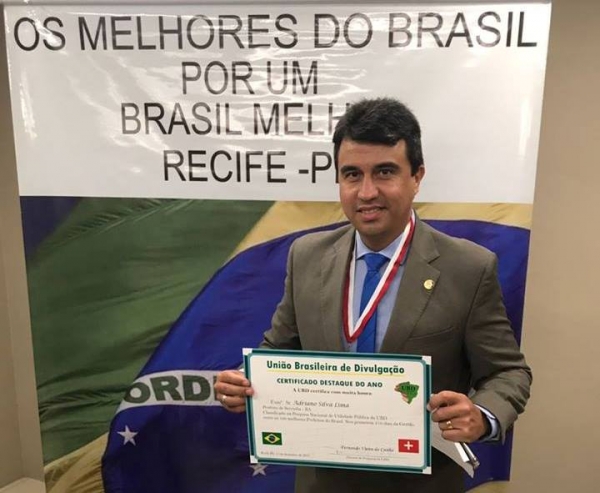 Prefeito de Serrinha, Adriano Lima, est&aacute; entre os tr&ecirc;s melhores prefeitos da Bahia