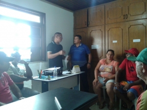 Secretaria de sa&uacute;de promove reuni&atilde;o com feirantes