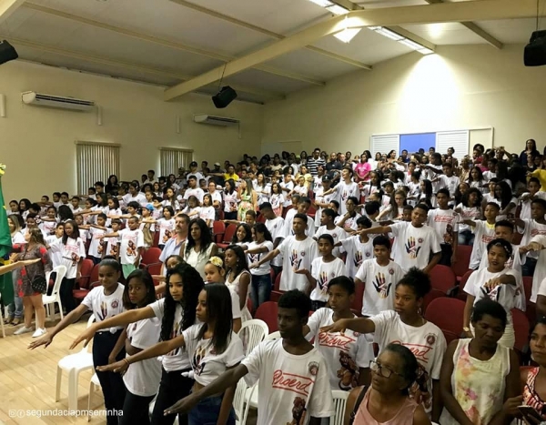Secretaria de Educa&ccedil;&atilde;o e 16&ordm; BPM realizam formatura de mais de 300 alunos integrantes de projetos sociais