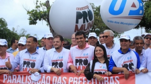 Prefeito de Serrinha participa de Movimento Pr&oacute;-Munic&iacute;pio