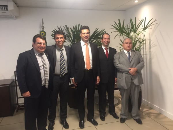 Prefeito vai a Bras&iacute;lia buscar parcerias junto ao MI e ao DNIT